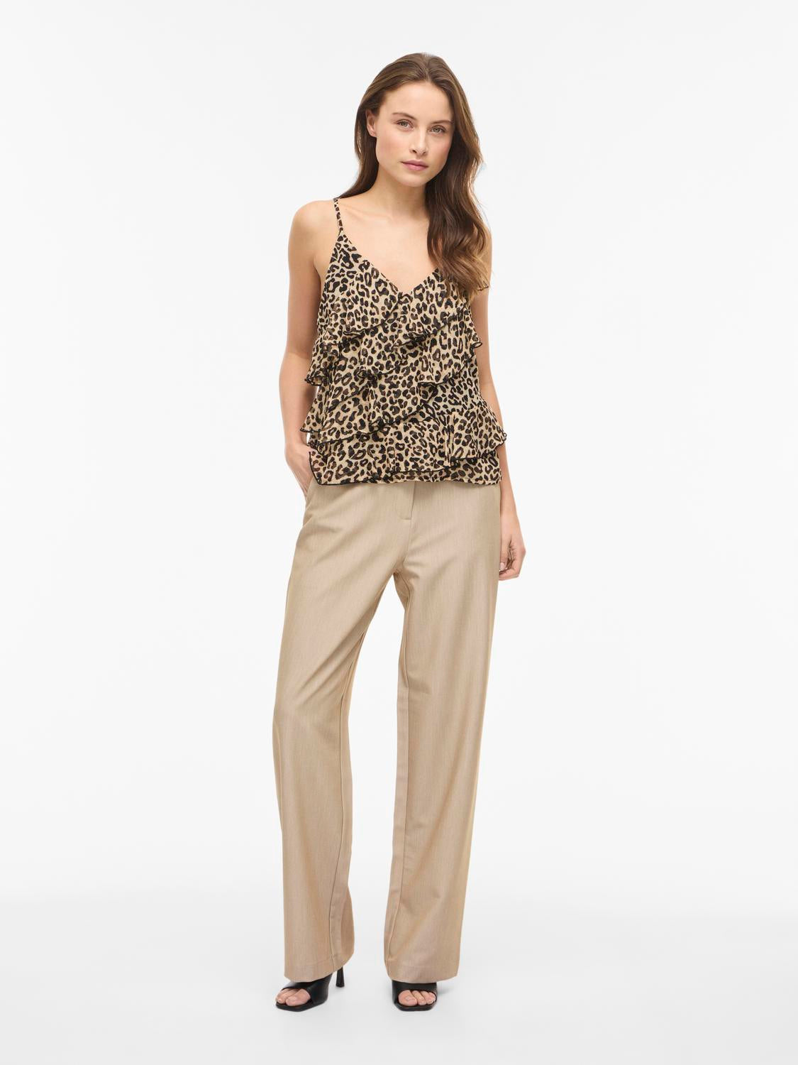 model_shot-front_full